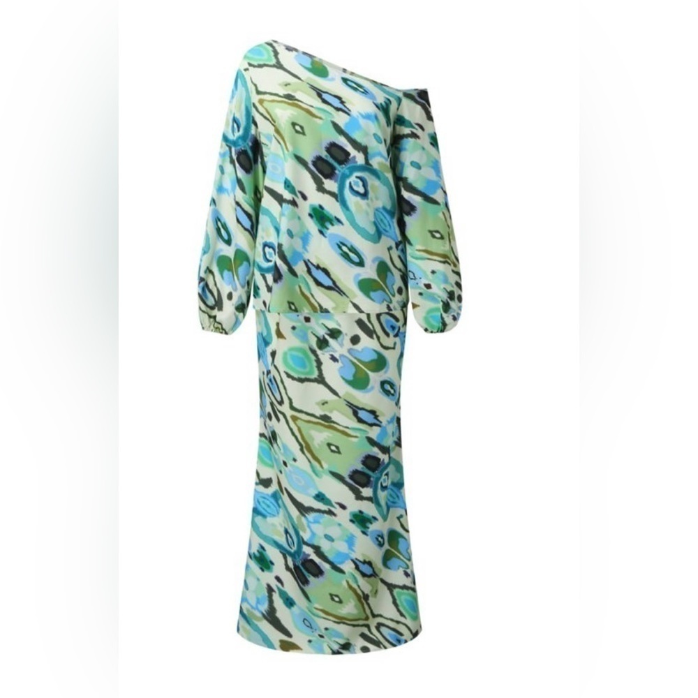 Two Piece Set Green Hydrangea Elegant Bohemian Off Shoulder Skirt & Top. - Picture 6 of 7